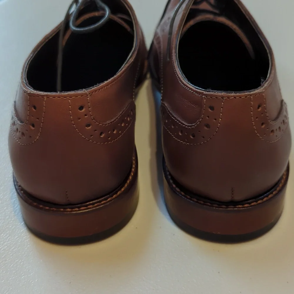 Joseph Abboud, Cognac /saddle color tie Oxford leather shoes. Sz 11